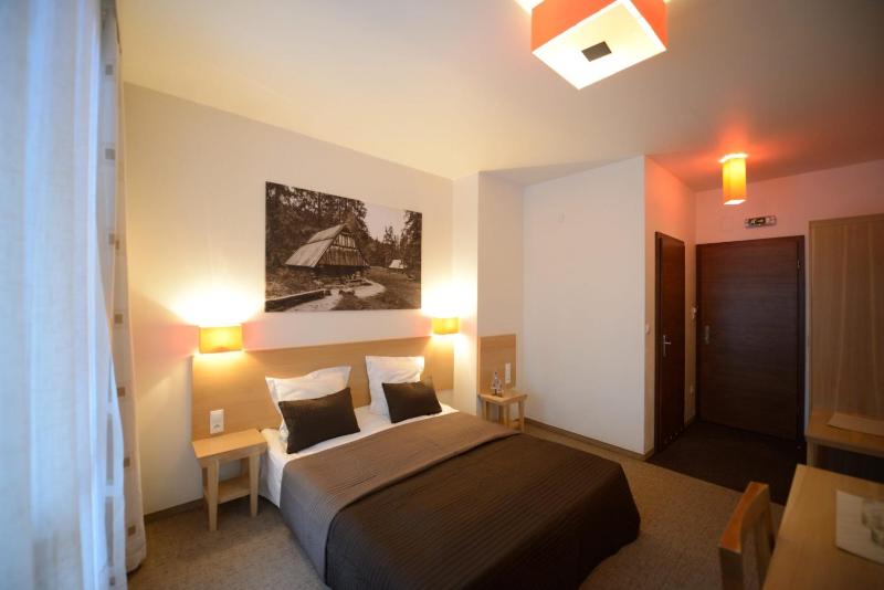 Double Room image 3