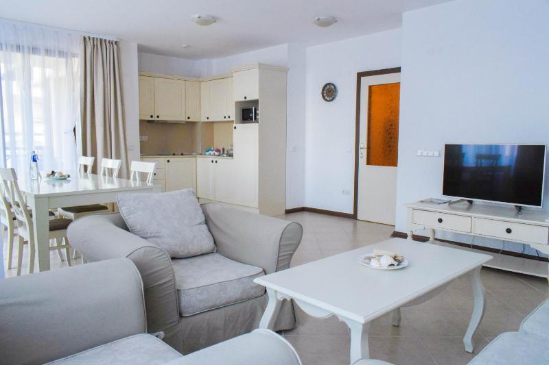Standard Two-Bedroom Apartment with Balcony (4 Adults + 2 Children)  image 4