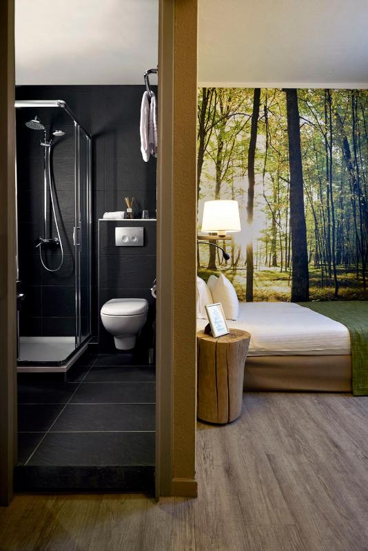 Single Room with Shower image 2