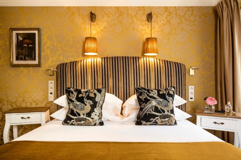 Standard Twin Room image 3