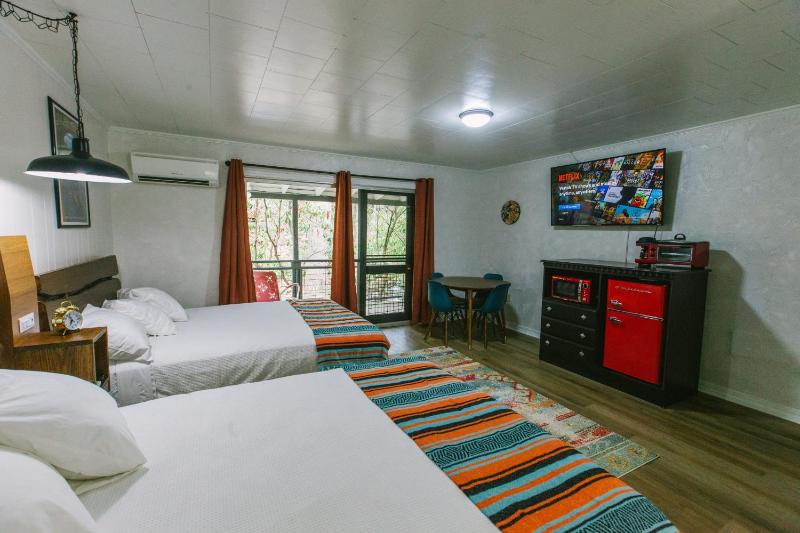 Superior Queen Room with Two Queen Beds image 2