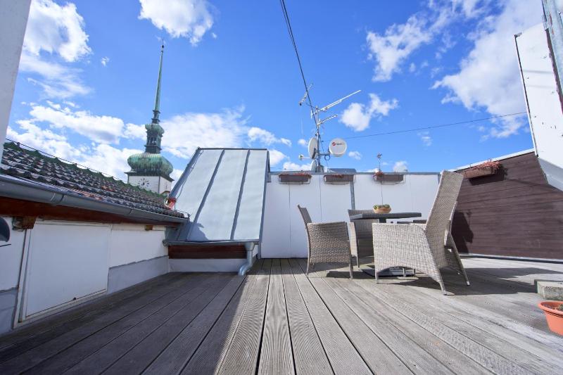 Apartment with Terrace and City View image 2