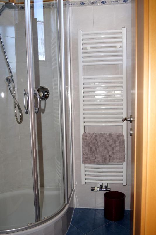 Four-Bedroom Apartment with Balcony (9 Adults) image 3