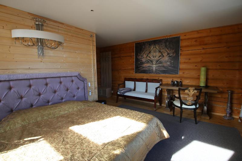King Room with River View image 4
