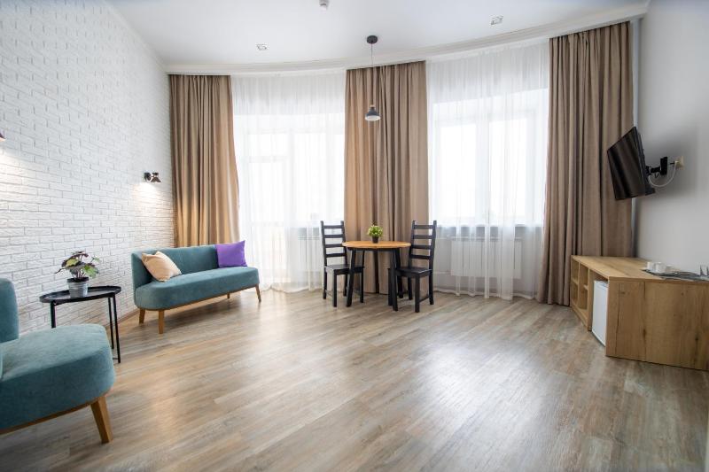 One-Bedroom Suite image 3