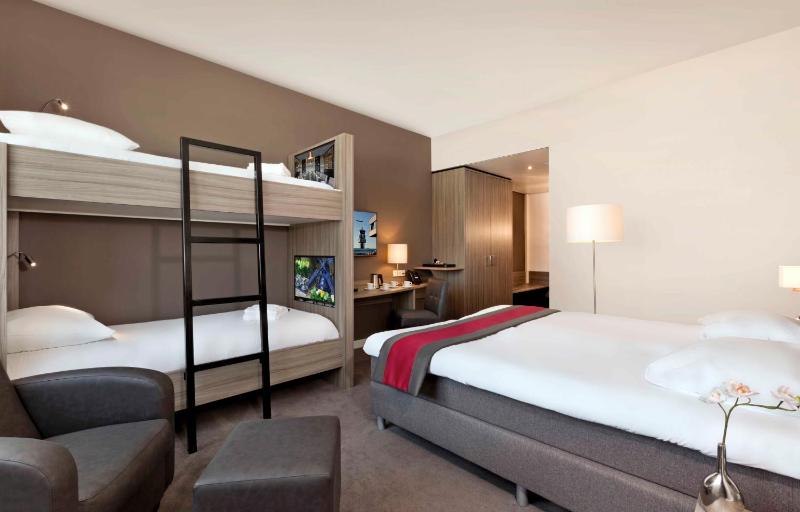 4 Person Room image 1
