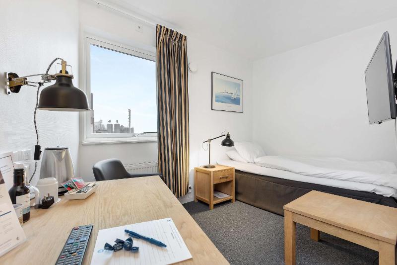 Queen Suite with Sea View image 2