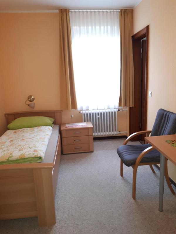 Single Room with Shower image 4