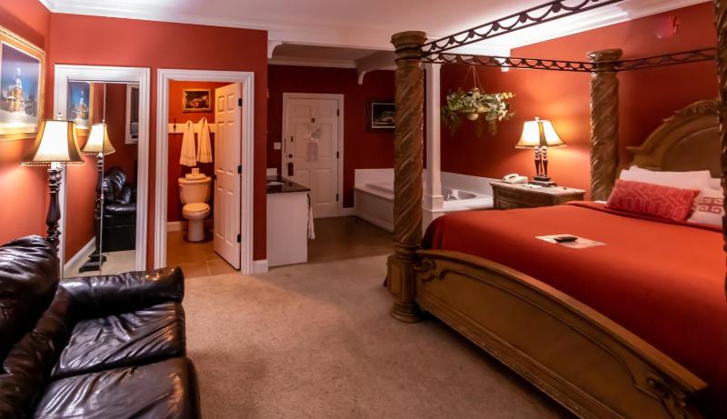 Luxury Suite image 3