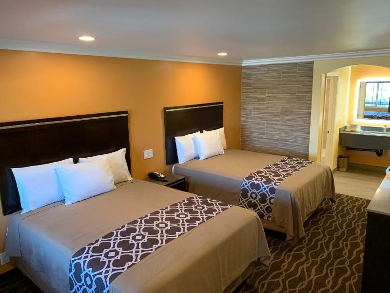 Deluxe Double Room image 3