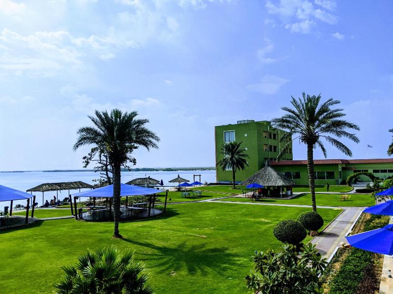 One Bedroom Suite with Pool View image 1