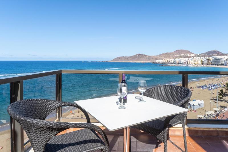 Studio with Balcony and Sea View image 2