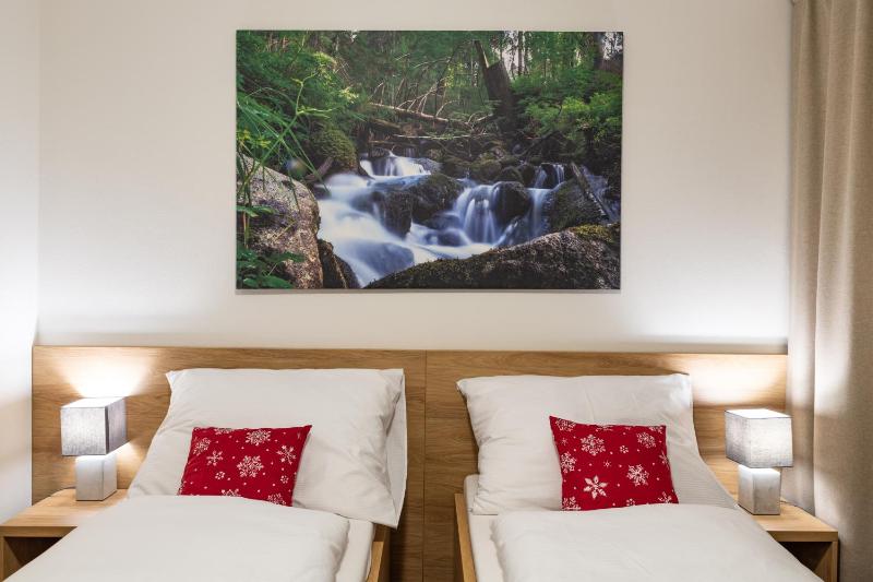 Standard Twin Room image 2
