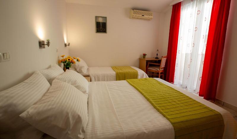 Deluxe Double Room (2 Adults + 1 Child) image 1