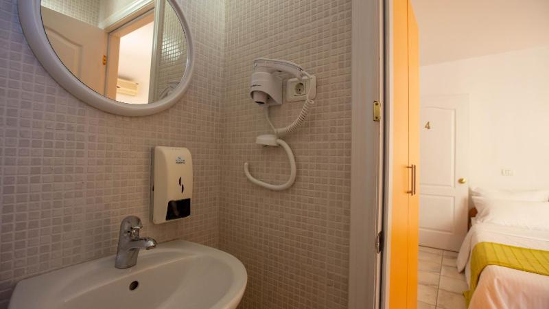 Deluxe Double Room (2 Adults + 1 Child) image 2