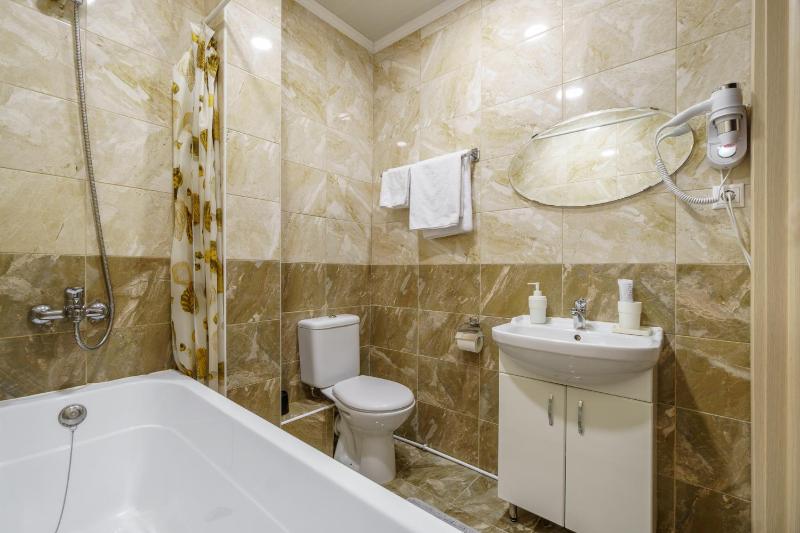 Superior Twin Room image 1