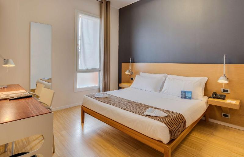 Double or Twin Room image 1
