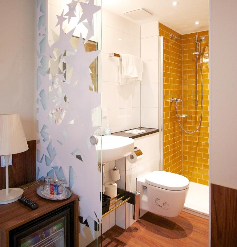 Standard Single Room image 2