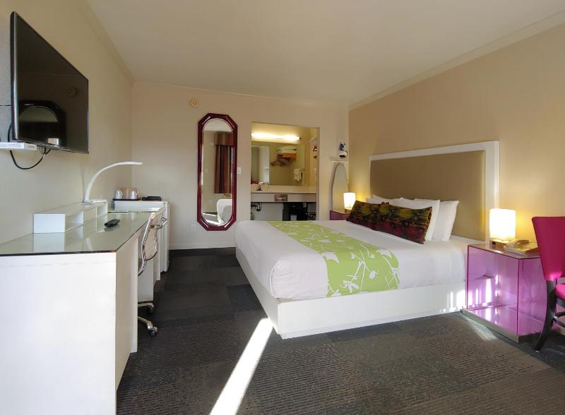 Inn at Golden Gate - image 7