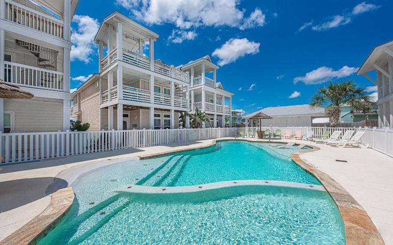 Five-Bedroom Townhouse image 2