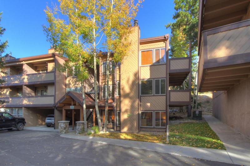 The Lift B8 Condo - image 3