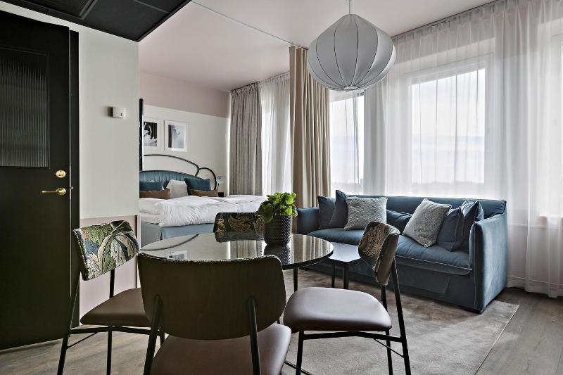 King Room with Kitchenette image 2