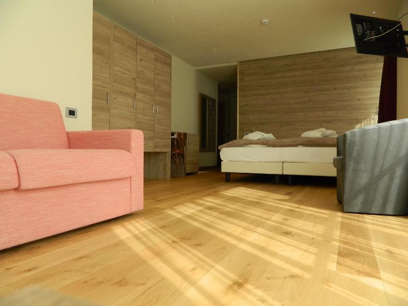 Family Room image 4