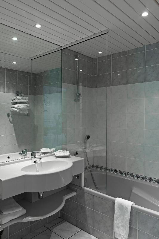 Comfort Queen Room - Non-Smoking image 3