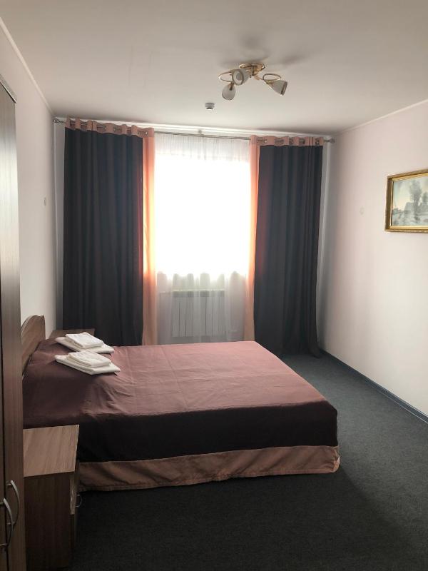Double Room image 3