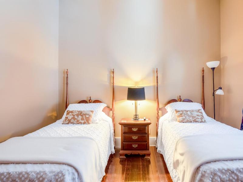 2 Single Bed image 4