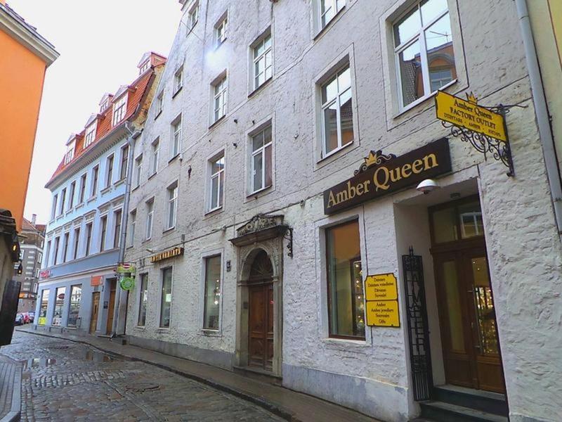 Riga Old City - 4 Bedroom Apartment - image 14