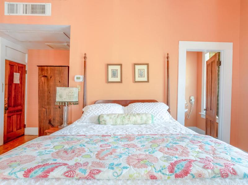 Premium Queen Bed image 4