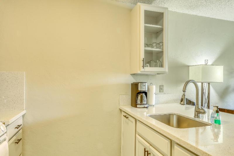 One Bedroom Apartment image 1
