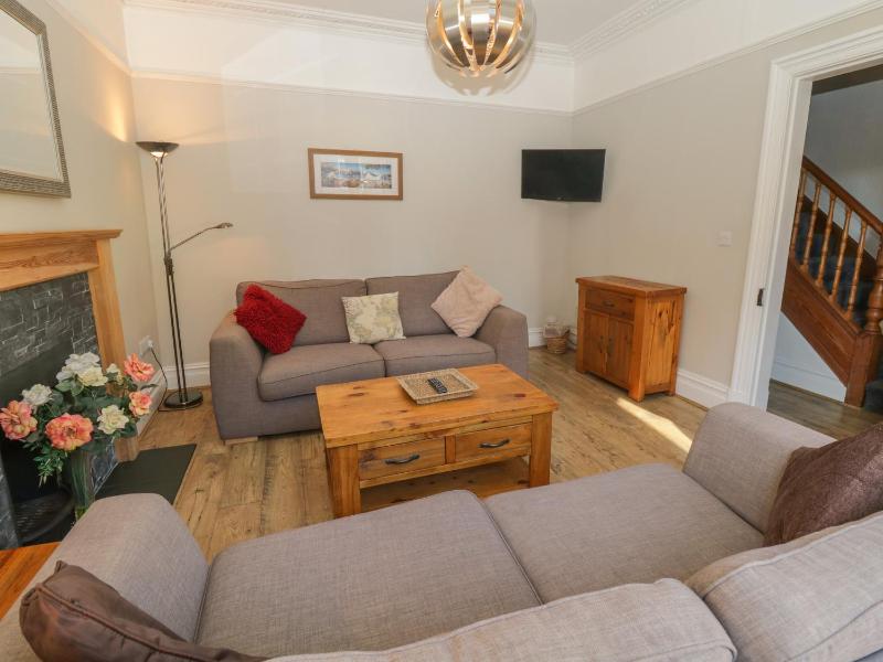 48 Oak Street - image 14