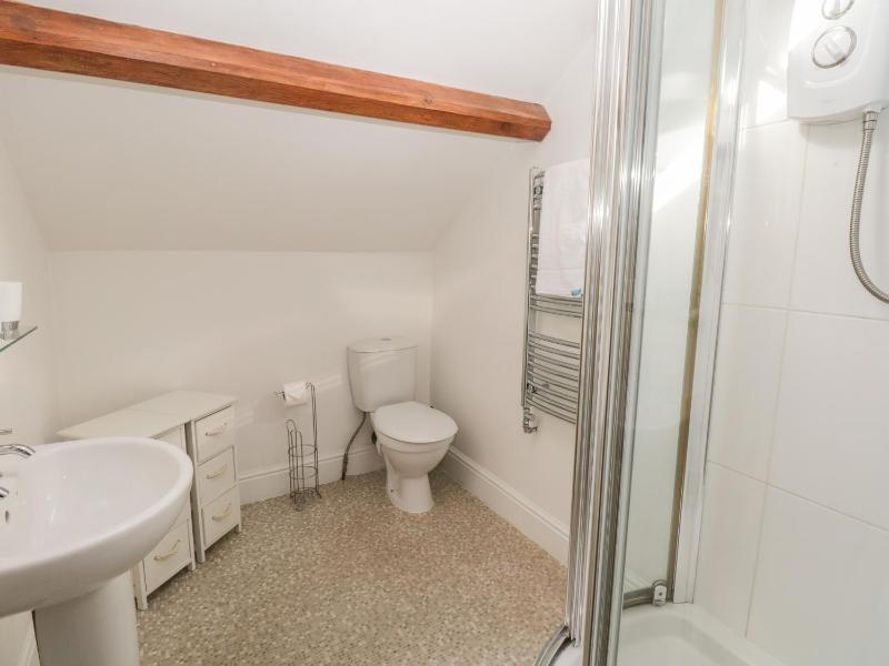 48 Oak Street - image 21