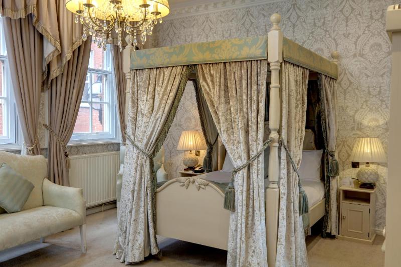 Four Poster Suite  image 4