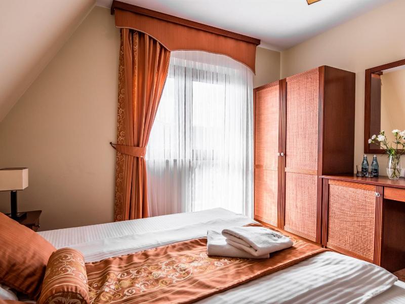 Double Room image 1