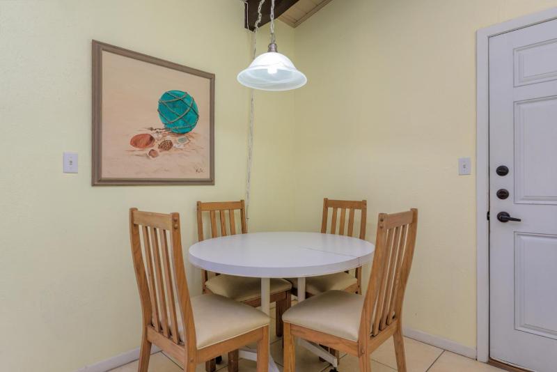 One-Bedroom Apartment image 3