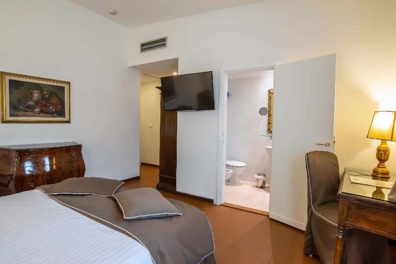 Superior Double or Twin Room image 3