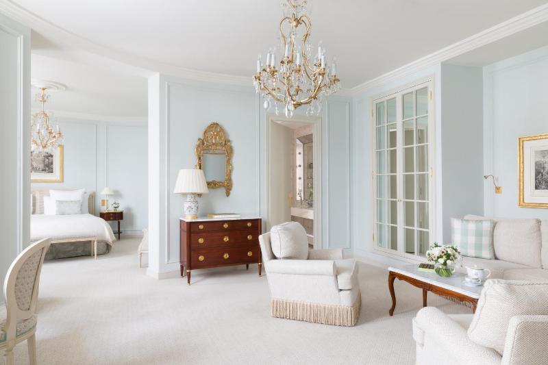 Deluxe Junior Suite image 3