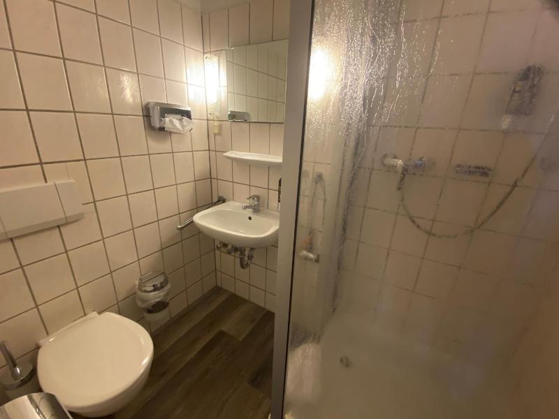 Single Room image 3
