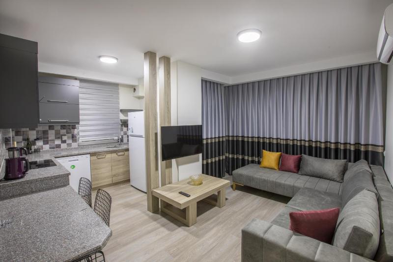 Deluxe Suite image 1