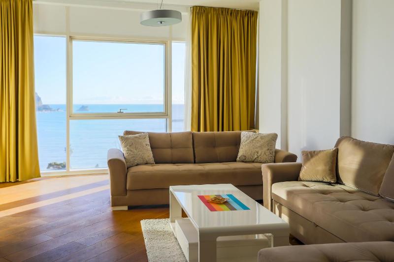 One-Bedroom Apartment with Sea View image 1