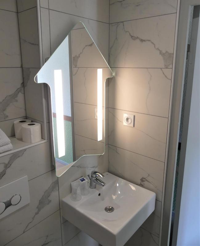 Triple Room with a Double Bed and a Single Bed image 2