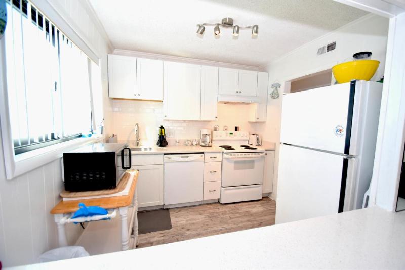 Towers 201 Condo - image 10