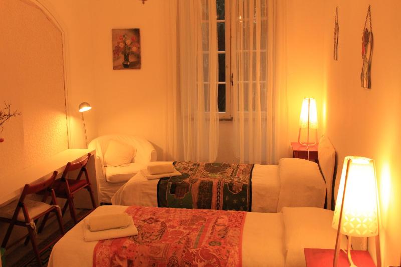 Twin Room with Private External Bathroom image 3
