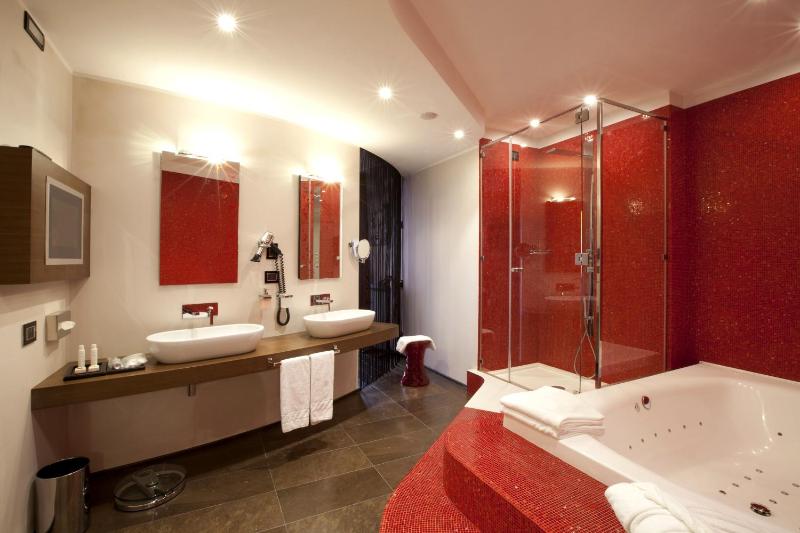 Superior Suite image 2