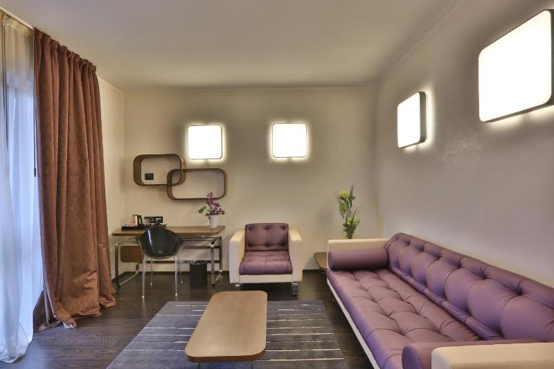 Superior Suite image 4