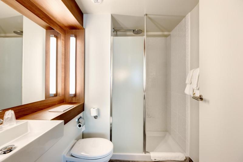 Double Room image 2