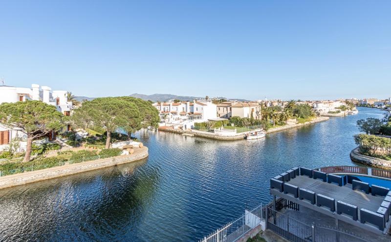 Basic Comfort Apartamento Les Dunes 0138 al canal con gran terraza y parking - image 12